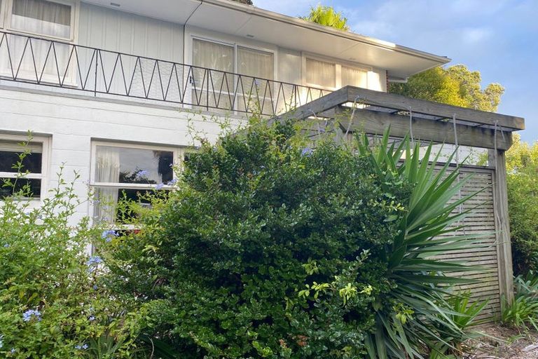 Photo of property in 60-62 Exmouth Road, Northcote, Auckland, 0627