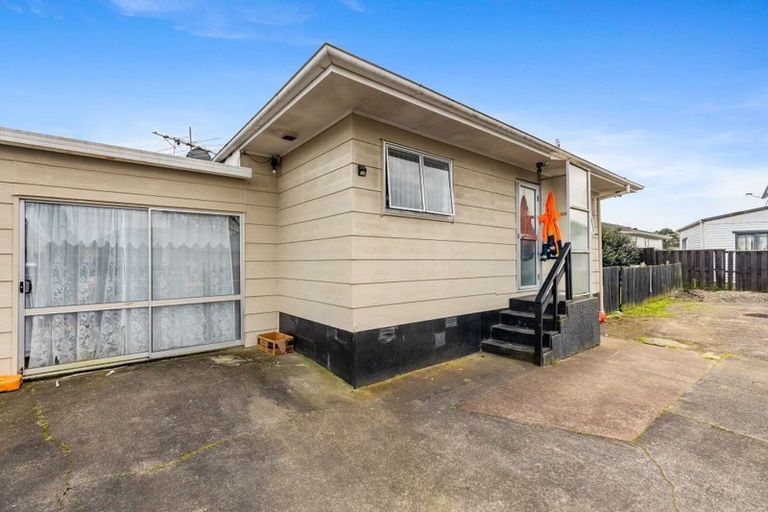 Photo of property in 2/14 Ririno Place, Manurewa, Auckland, 2102