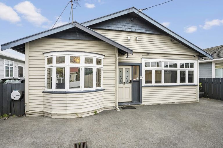 Photo of property in 202 Coutts Street, Rongotai, Wellington, 6022