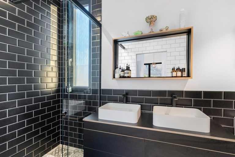 Photo of property in 4 Soudley Court, Jacks Point, Queenstown, 9371