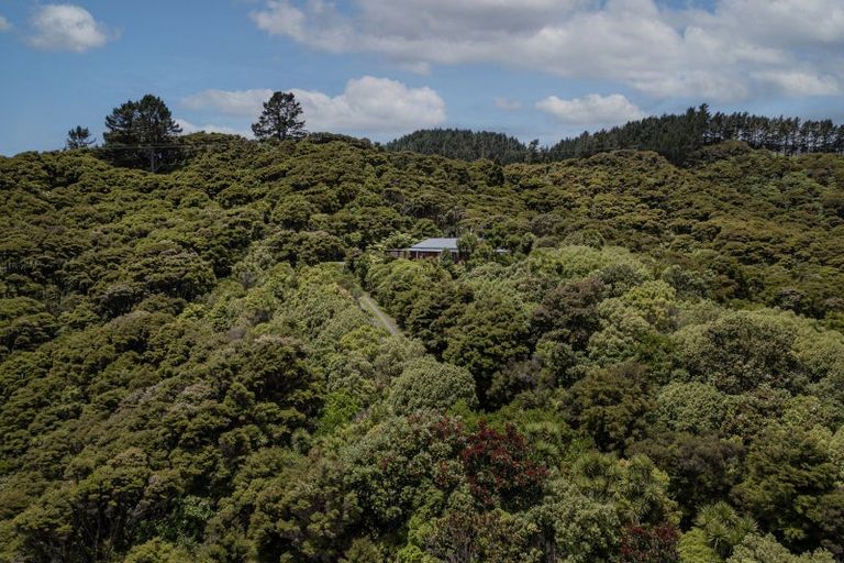 Photo of property in 206 Colville Road, Coromandel, 3584