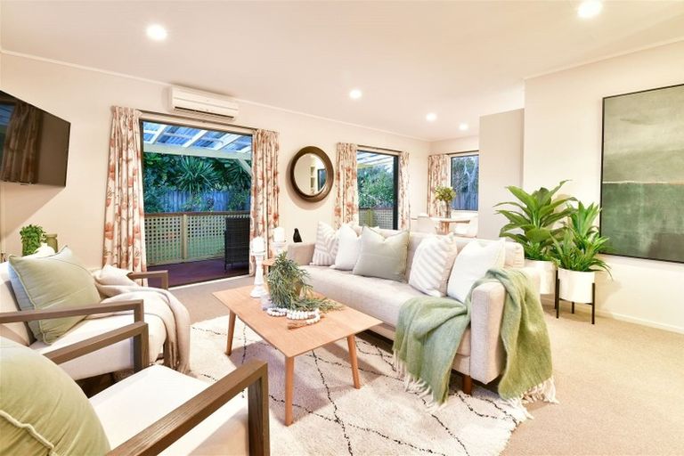 Photo of property in 5a Lillian Place, Orewa, 0931