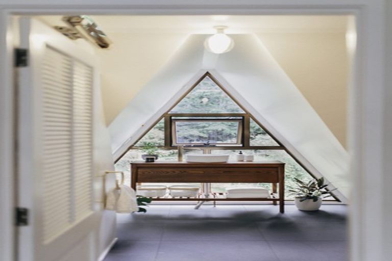 Photo of property in 12 Moana Avenue, Paihia, 0200