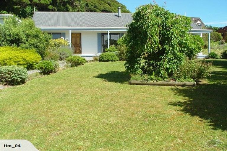 Photo of property in 32 Albatross Close, Whitby, Porirua, 5024