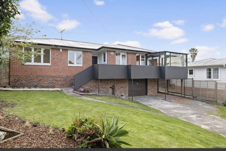 Photo of property in 10 Kerrykeel Drive, Flat Bush, Auckland, 2019