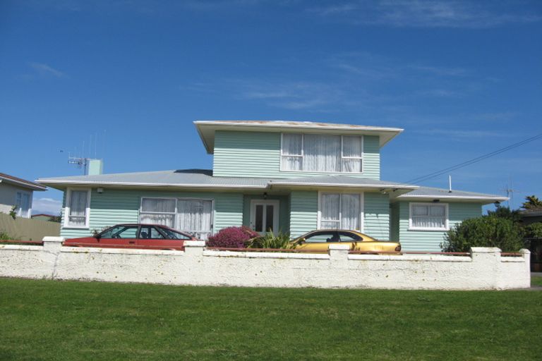 Photo of property in 17 Laird Street, Castlecliff, Whanganui, 4501