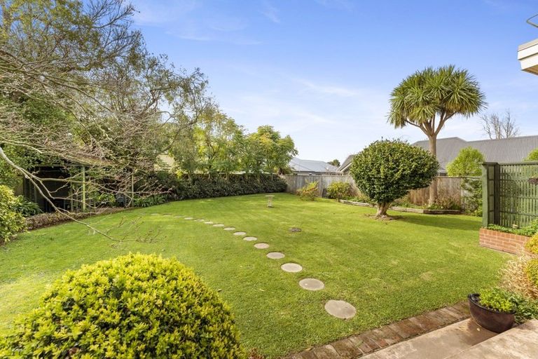 Photo of property in 11 Hughes Avenue, Hokowhitu, Palmerston North, 4410