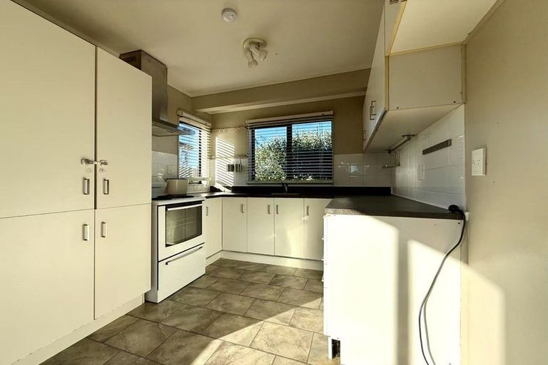 Photo of property in 19a Glenhaven Place, Te Atatu Peninsula, Auckland, 0610