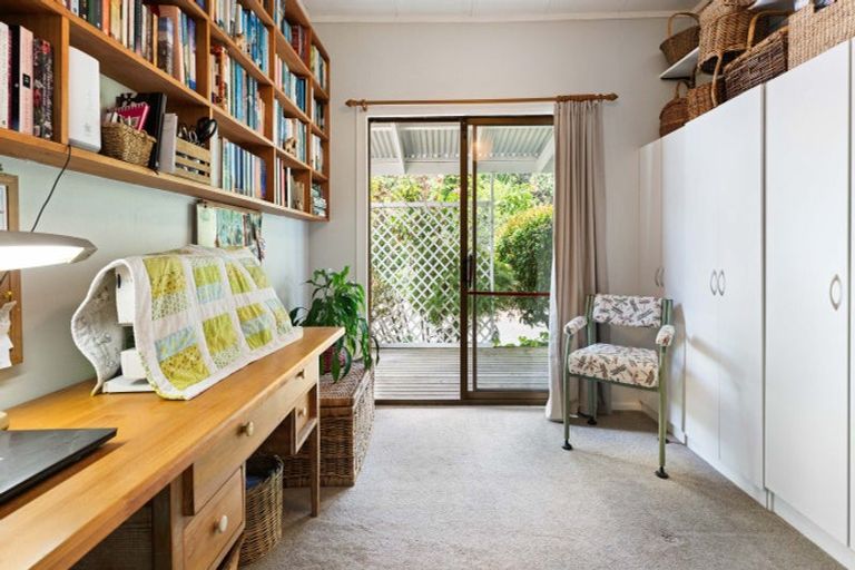 Photo of property in 23 Wharf Road, Clarks Beach, Pukekohe, 2679