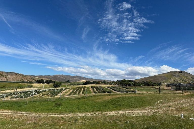 Photo of property in 218 Hawksburn Road, Nevis, Cromwell, 9384