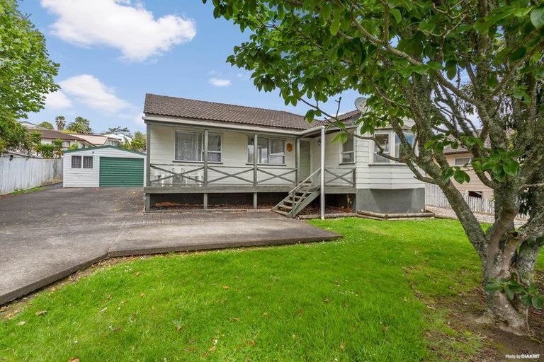 Photo of property in 8 Devonshire Road, Unsworth Heights, Auckland, 0632