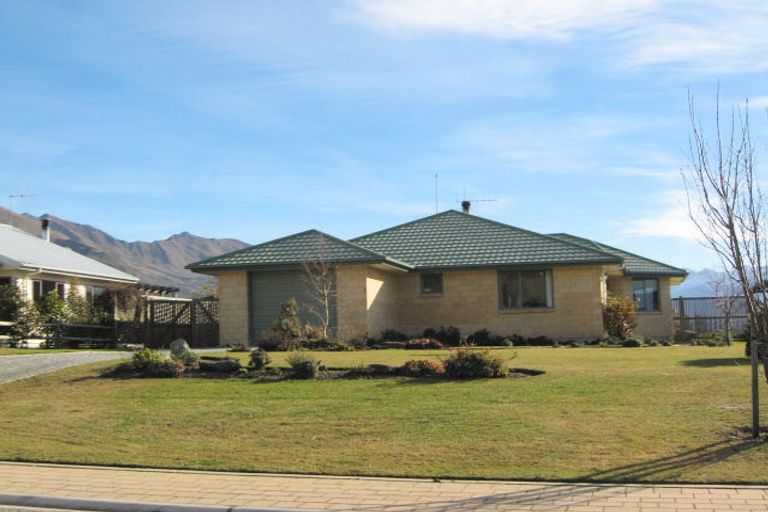 Photo of property in 12 Meadowstone Drive, Wanaka, 9305