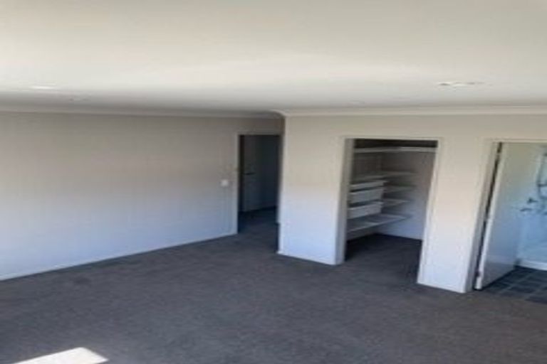 Photo of property in 13 Poppy Watts Grove, Stokes Valley, Lower Hutt, 5019