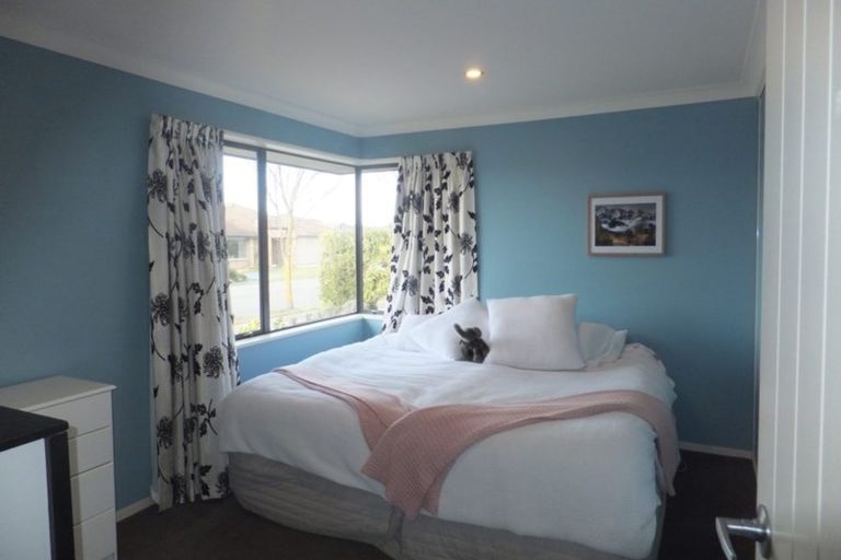 Photo of property in 2 Ross Place, Northwood, Christchurch, 8051