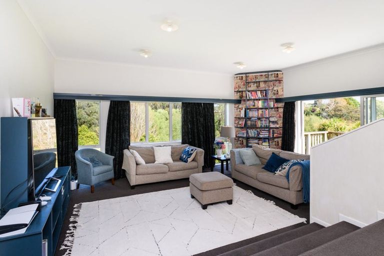 Photo of property in 34 Ruapehu Drive, Fitzherbert, Palmerston North, 4410