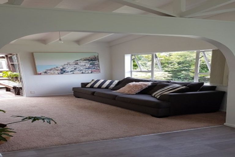 Photo of property in 6c Waterloo Place, Westown, New Plymouth, 4310