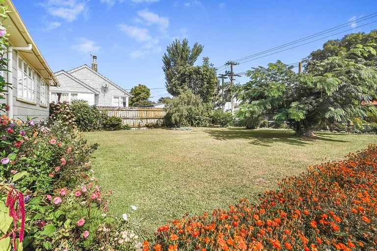 Photo of property in 1070 Heaphy Terrace, Fairfield, Hamilton, 3214