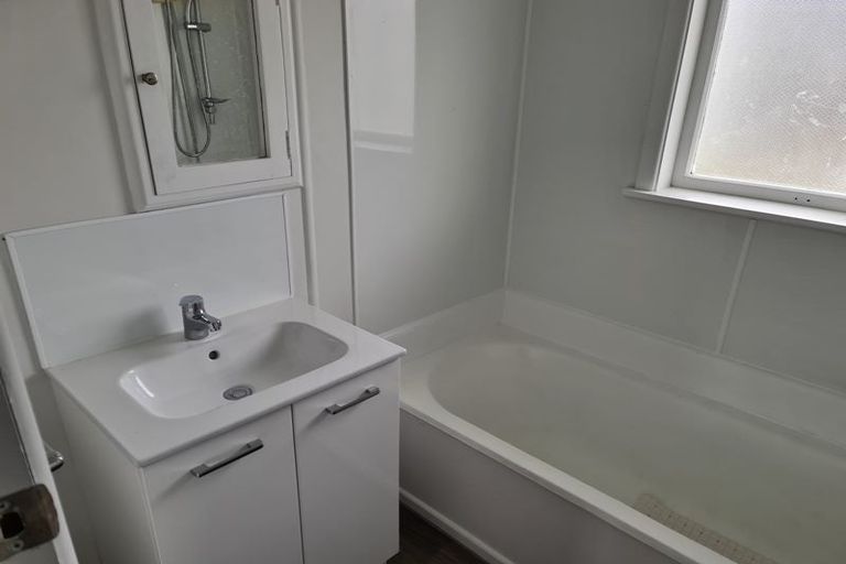 Photo of property in 86 Rata Road, Raumati Beach, Paraparaumu, 5032