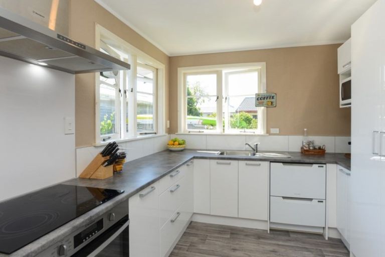 Photo of property in 79 Church Road, Taradale, Napier, 4112