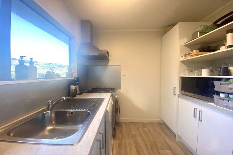 Photo of property in 8 Gaff Place, Whitby, Porirua, 5024