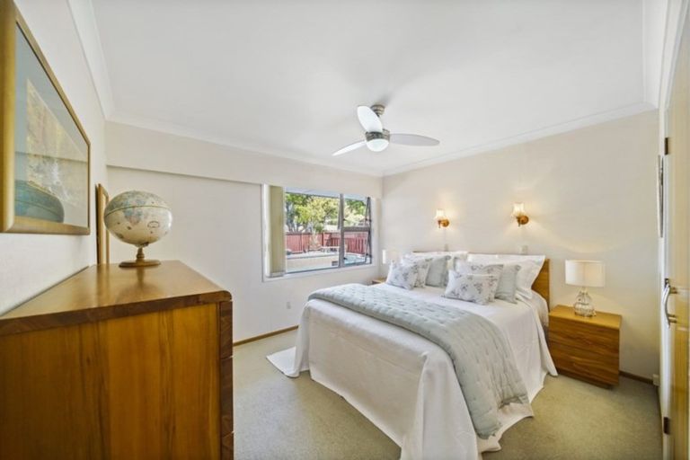 Photo of property in 8 Harford Place, Pakuranga Heights, Auckland, 2010