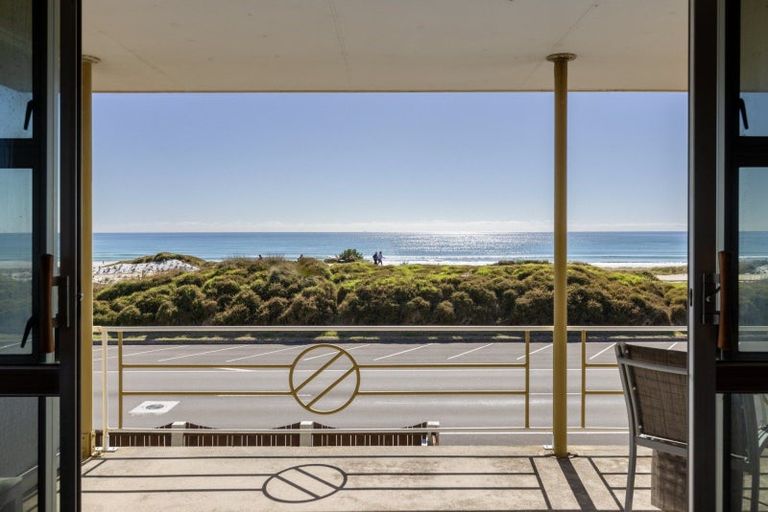 Photo of property in 128 Marine Parade, Mount Maunganui, 3116