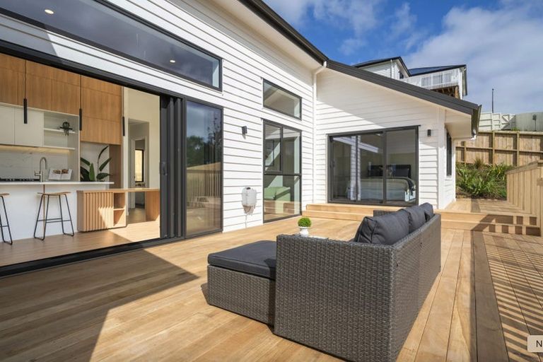 Photo of property in 17 Awanui Road, Red Beach, 0932