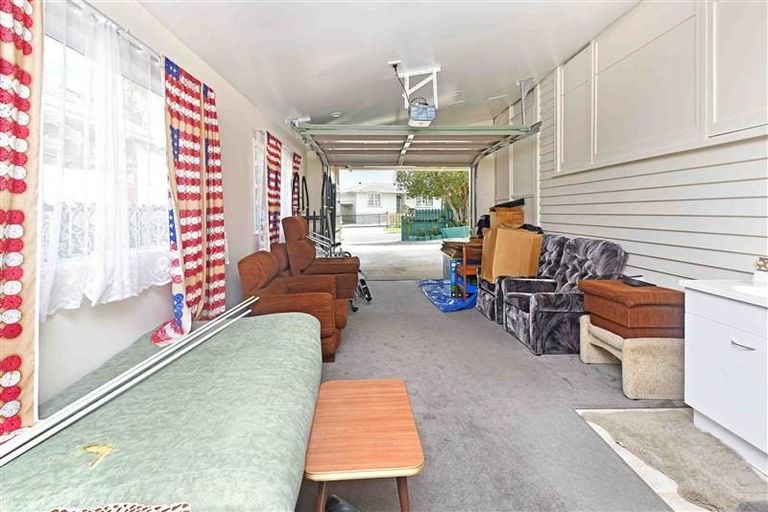 Photo of property in 1/2 Barrie Avenue, Papatoetoe, Auckland, 2025