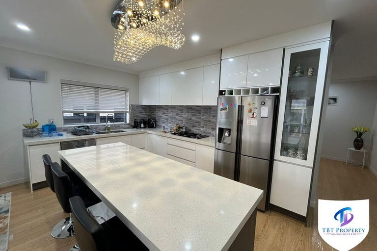 Photo of property in 69 Rosewell Crescent, Flat Bush, Auckland, 2019