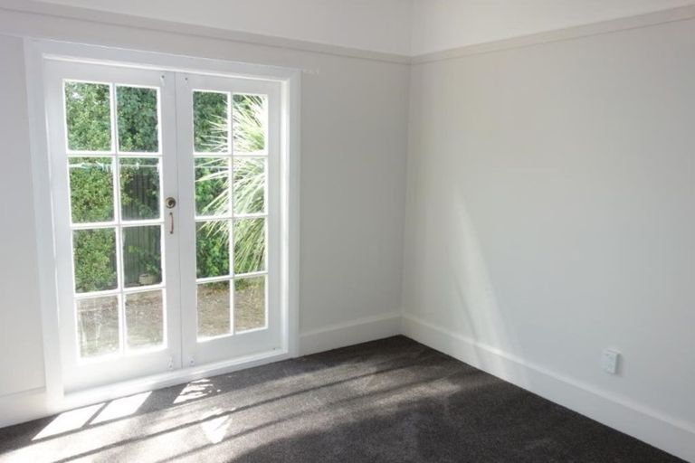 Photo of property in 2/24 North Avon Road, Richmond, Christchurch, 8013