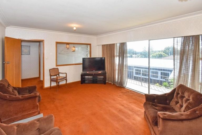 Photo of property in 2 Kahurangi Place, Hillpark, Auckland, 2102