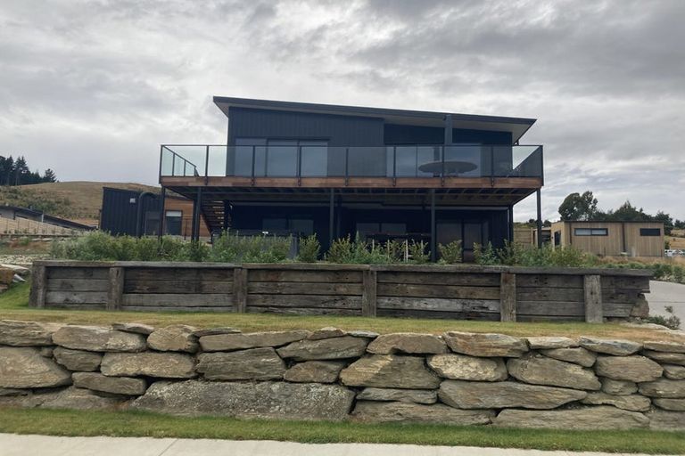 Photo of property in 30 Kirimoko Crescent, Wanaka, 9305