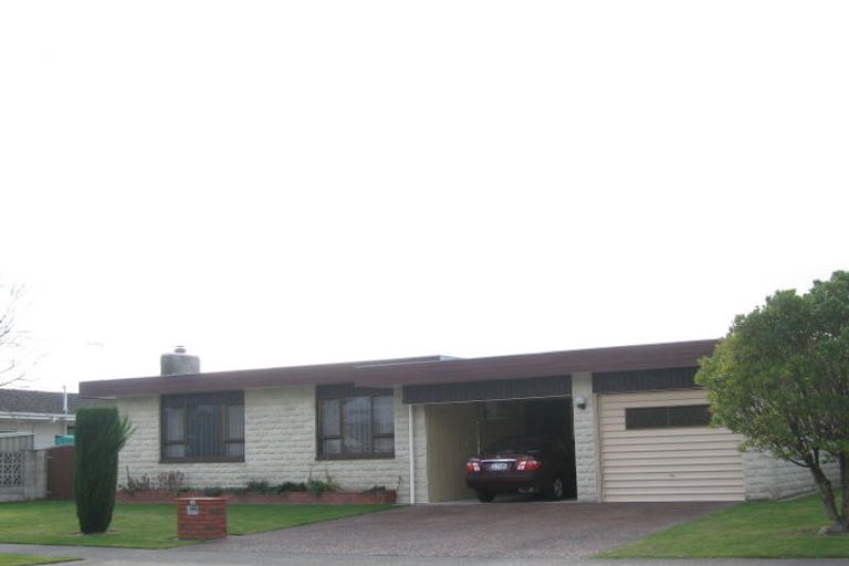 Photo of property in 34 Perry Crescent, Greenmeadows, Napier, 4112