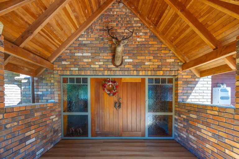 Photo of property in 251 Whitehills Road, Waitoki, 0994