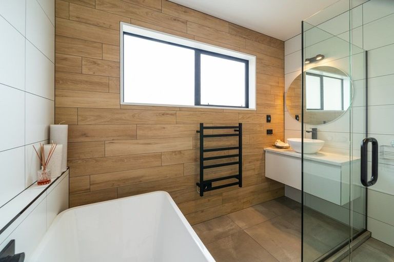 Photo of property in 21 Falconer Rise, Jacks Point, Queenstown, 9371