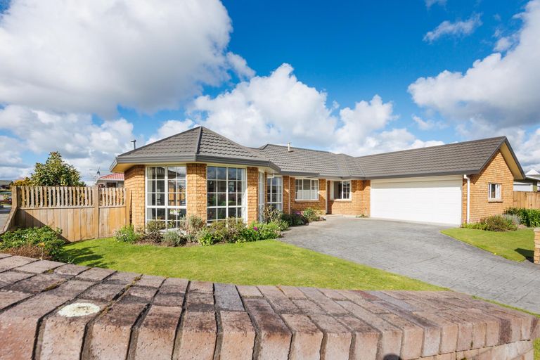 Photo of property in 71 Amberley Avenue, Highbury, Palmerston North, 4412