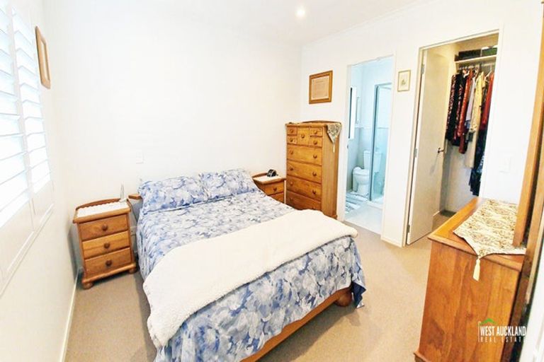 Photo of property in 14 Arthur Rolfe Lane, Swanson, Auckland, 0614