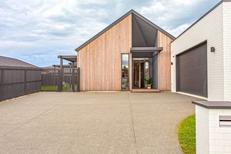 Photo of property in 68 Bayliss Drive, Kaiapoi, 7630