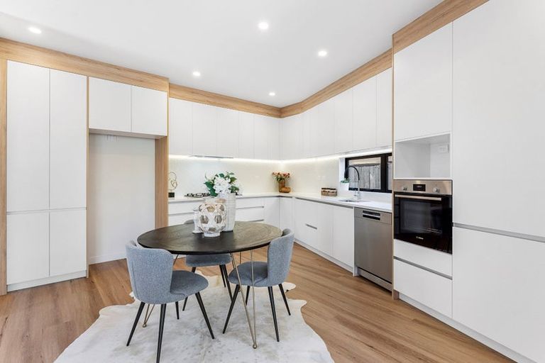 Photo of property in 14d Benders Avenue, Hillcrest, Auckland, 0627