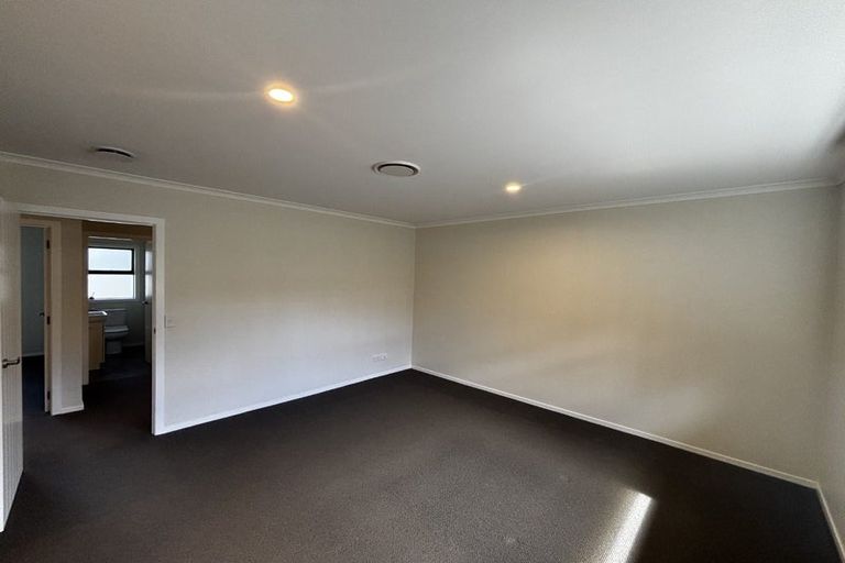 Photo of property in 12a Junction Street, Welbourn, New Plymouth, 4310