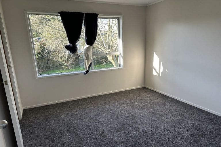 Photo of property in 19 St Catherine Crescent, West Harbour, Auckland, 0618