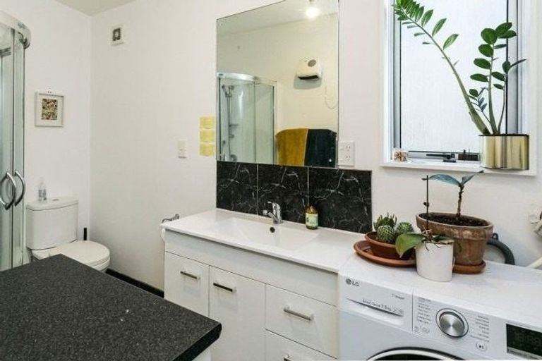 Photo of property in 108 The Parade, Island Bay, Wellington, 6023