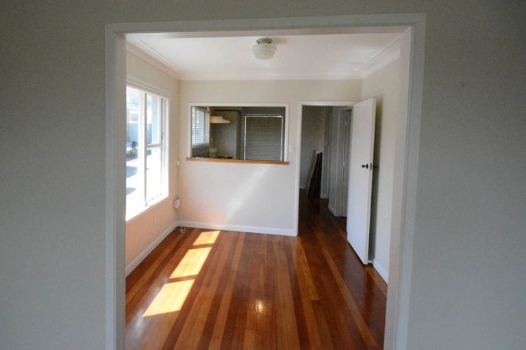 Photo of property in 203 Pakuranga Road, Pakuranga, Auckland, 2010