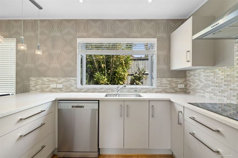 Photo of property in 2/31 Elliot Street, Howick, Auckland, 2014