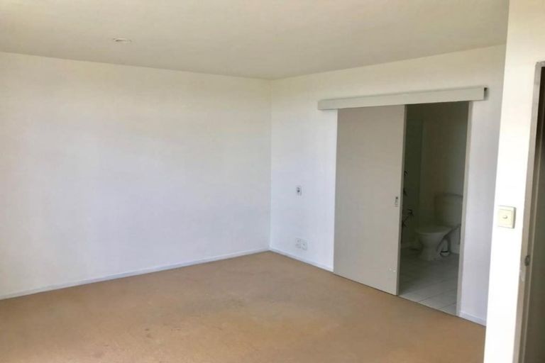 Photo of property in Krisley Court, 12/6 Ambrico Place, New Lynn, Auckland, 0600
