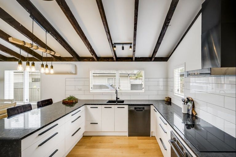 Photo of property in 20 Gebbie Road, Taradale, Napier, 4112