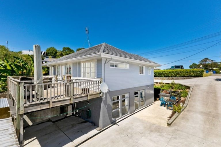 Photo of property in 11 Blacks Road, Greenhithe, Auckland, 0632