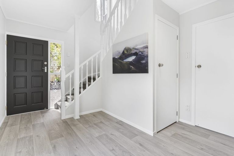 Photo of property in 673 West Coast Road, Oratia, Auckland, 0604