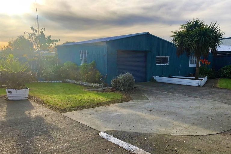 Photo of property in 3 Wharf Street, Castlecliff, Whanganui, 4501