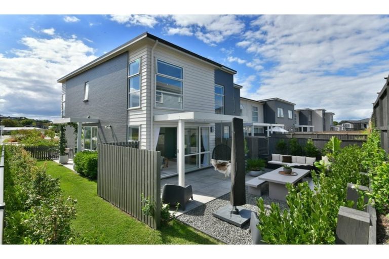 Photo of property in 2 Couldrey Crescent, Red Beach, 0932
